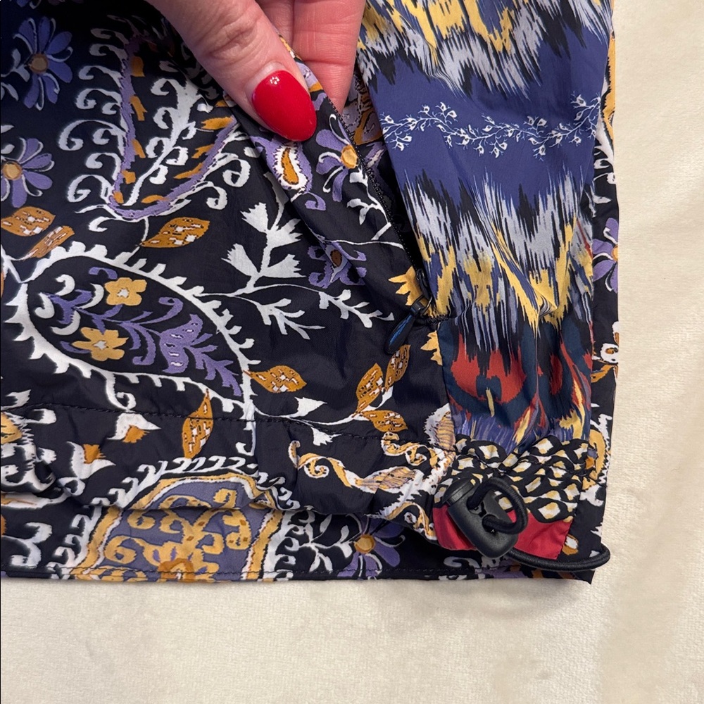 Johnny Was Active Betzy Floral Paisley Hooded Windbreaker, sz L - Picture 8 of 11